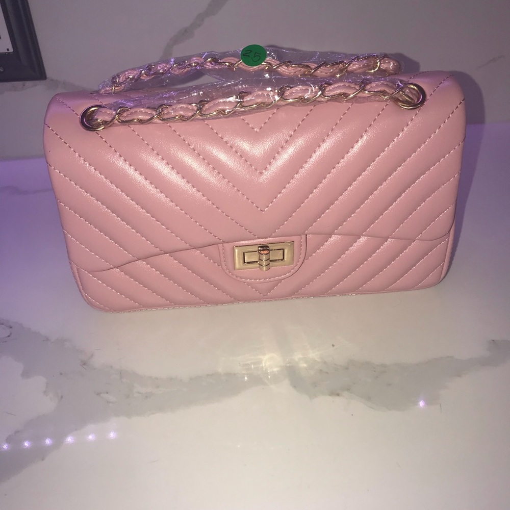 Quilted style shoulder bag